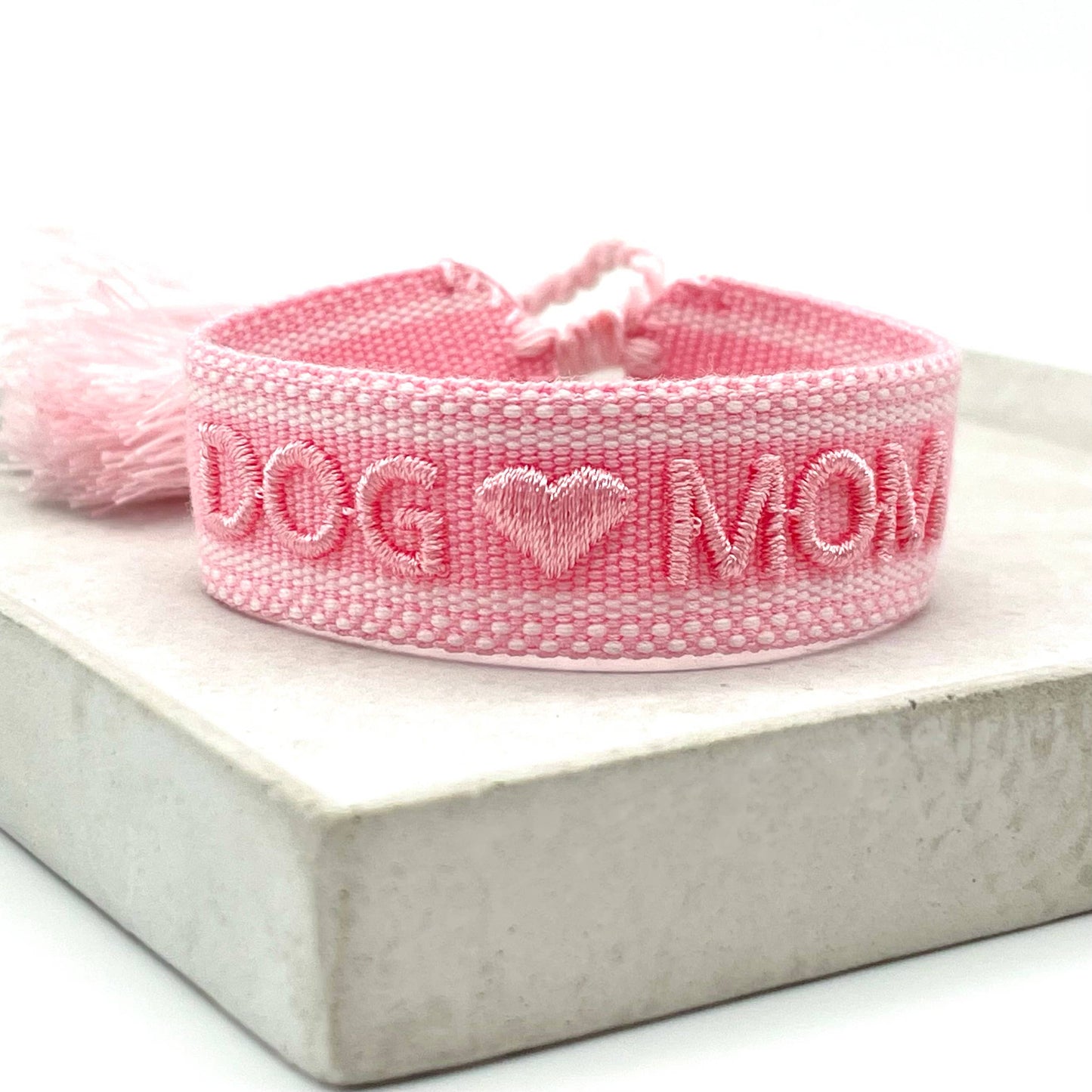DOG MOM Statement Armband gewebt, bestickt