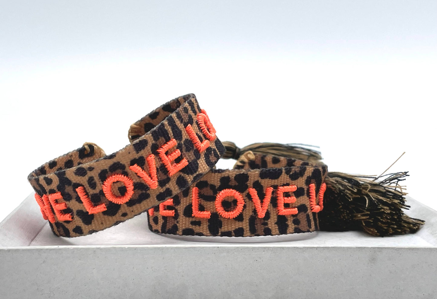LOVE LOVE LOVE Statement Armband gewebt, bestickt