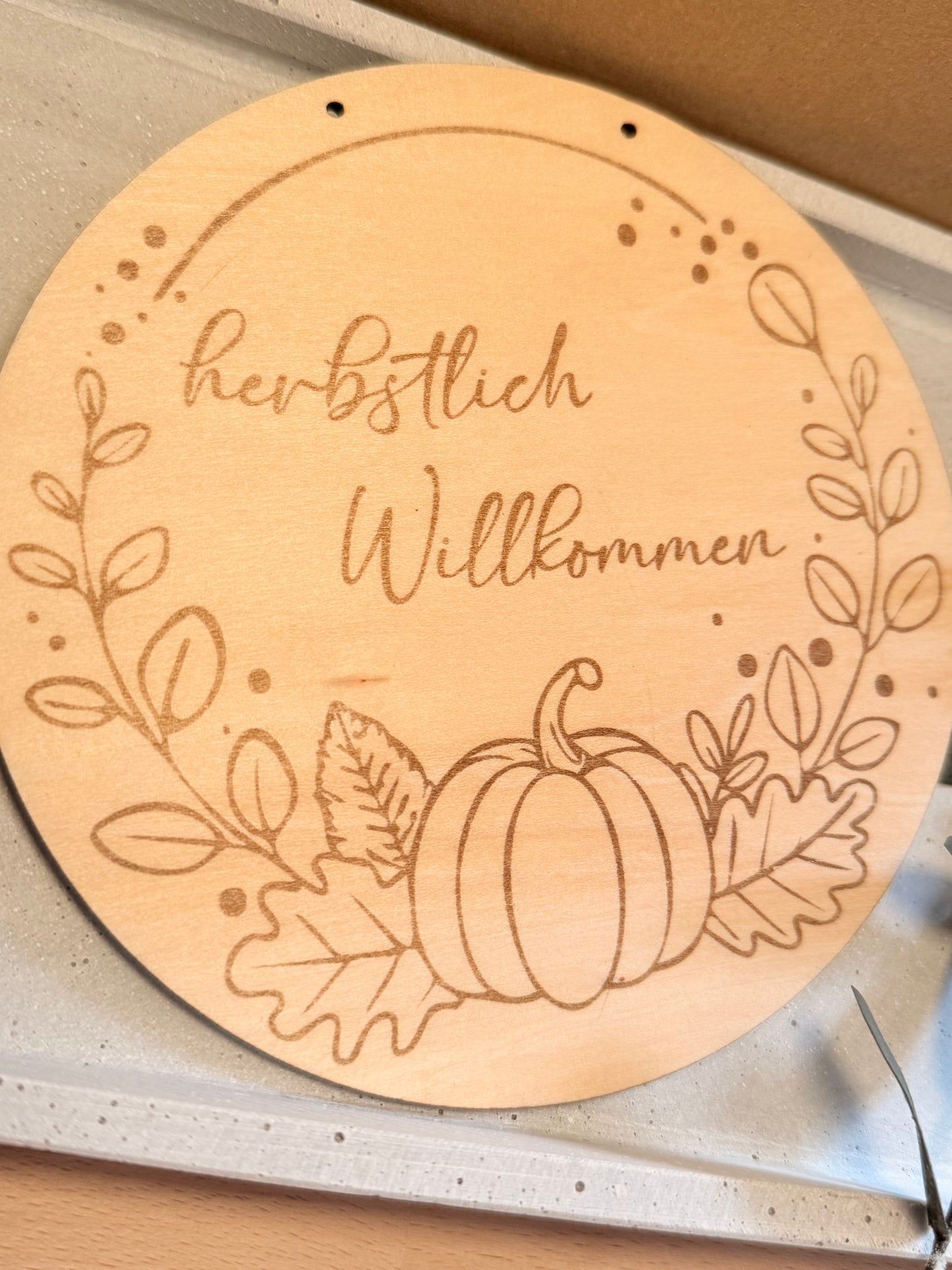 Holzschild Willkommen / personalisierbar