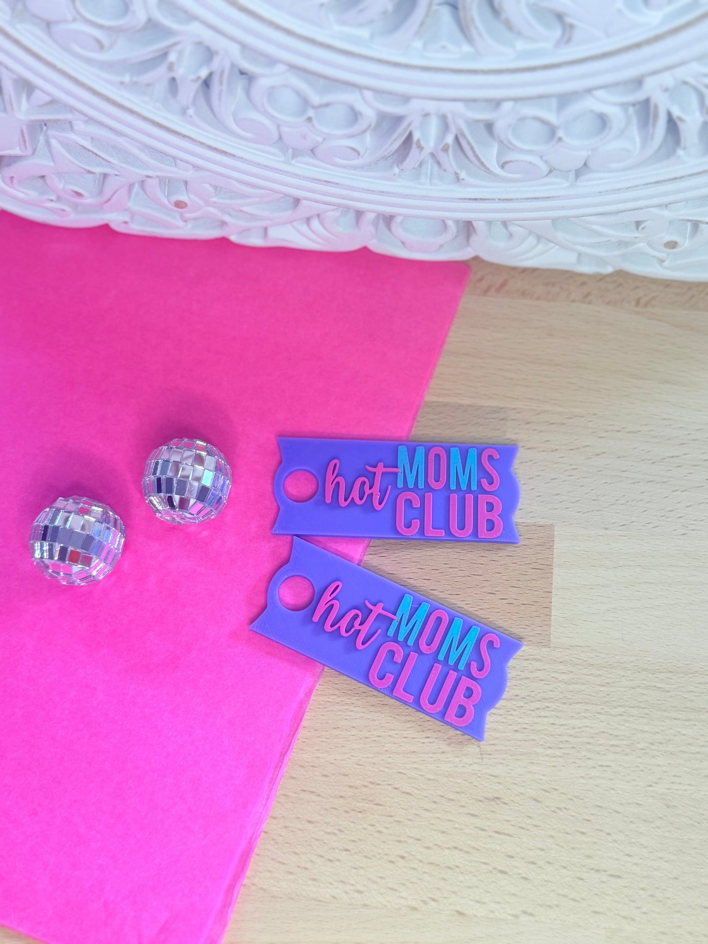 Clip-on Schild „hot MOMS CLUB“