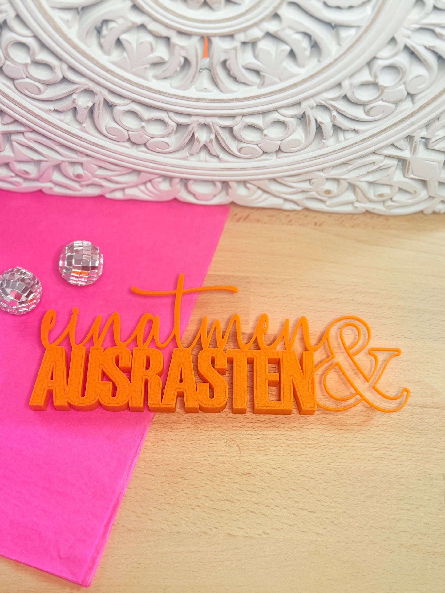Dekoschild „einatmen und ausrasten“ – Power Orange