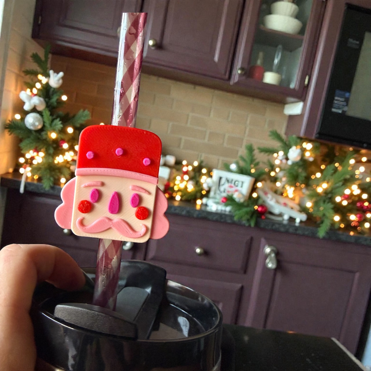 Strohhalm Nussknacker NEU