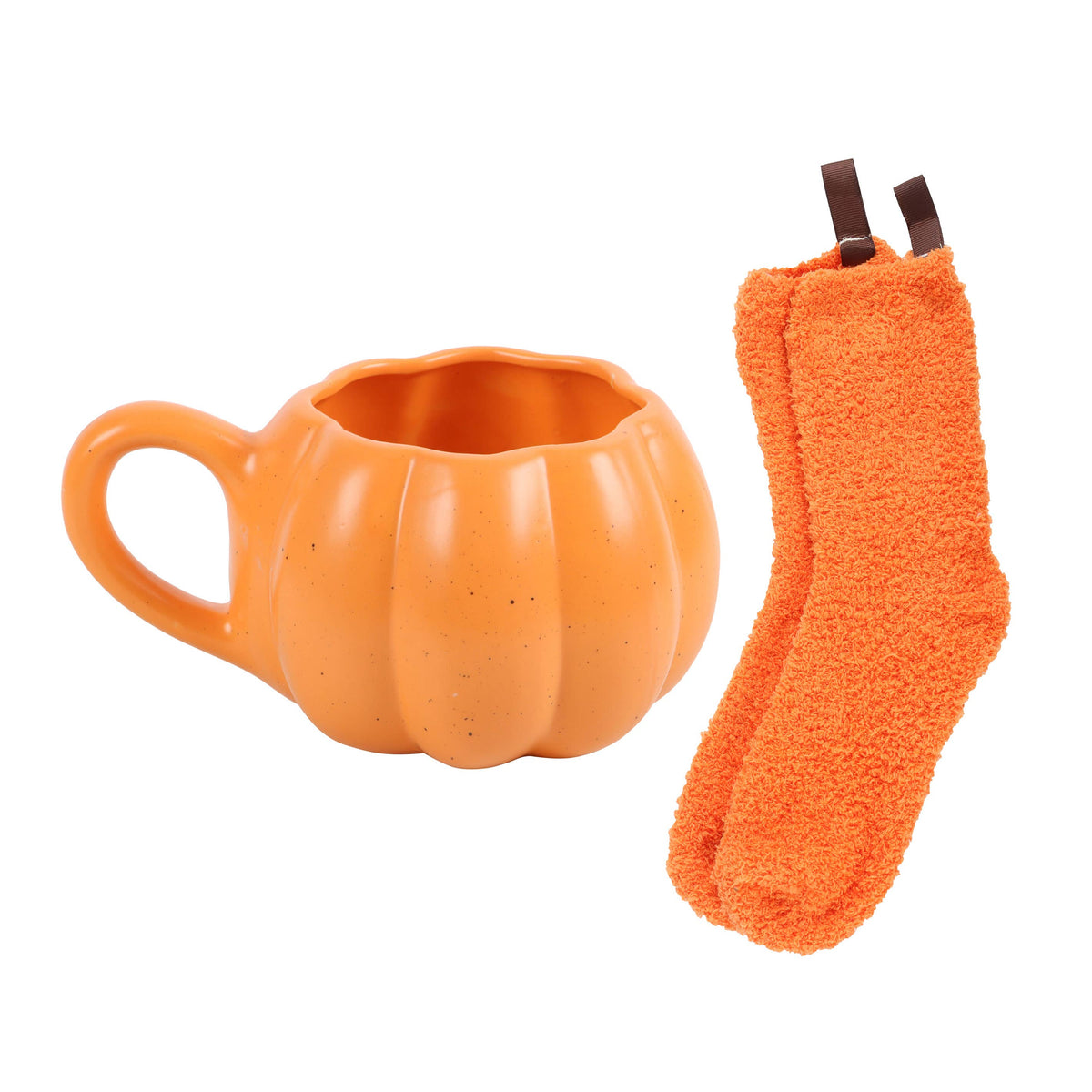 Herbst-Set: Tasse in Kürbisform mit flauschigen Socken