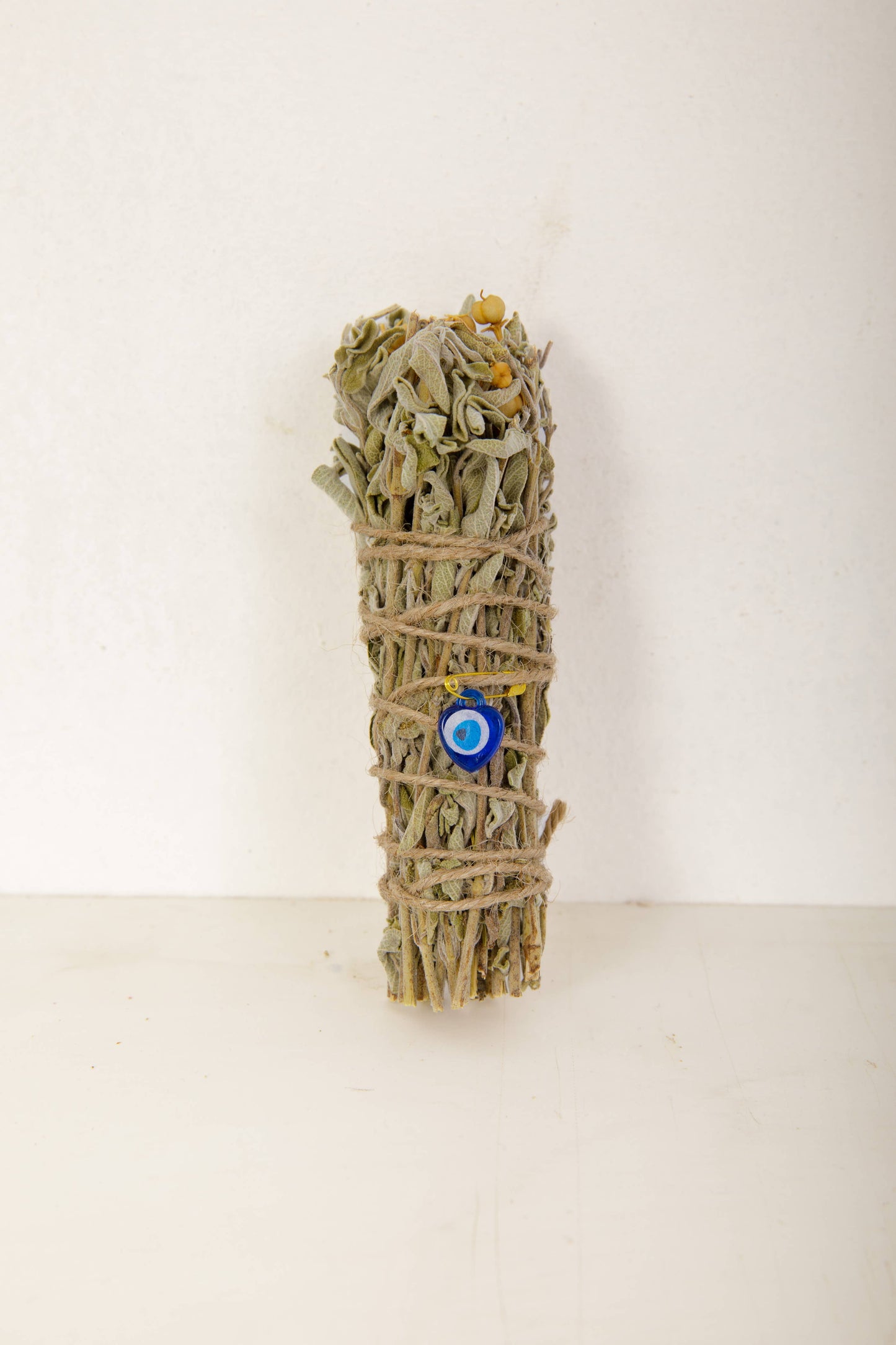 Handgefertigtes Kräuter-Räucherbündel – Natürliche Reinigung