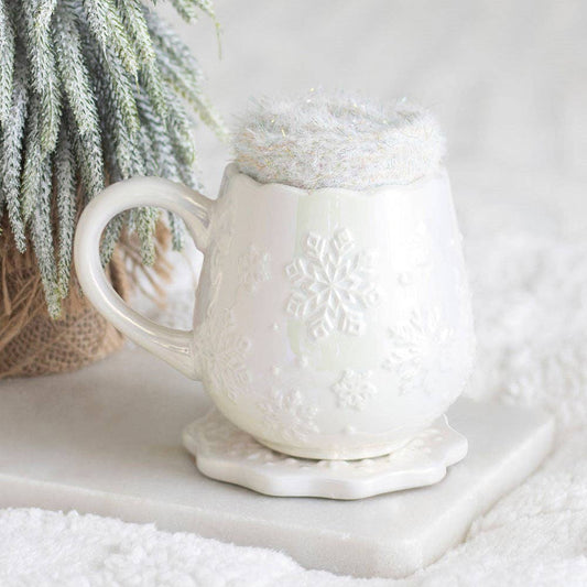 Set mit irisierender Schneeflocken-Tasse, Untersetzer und Socken