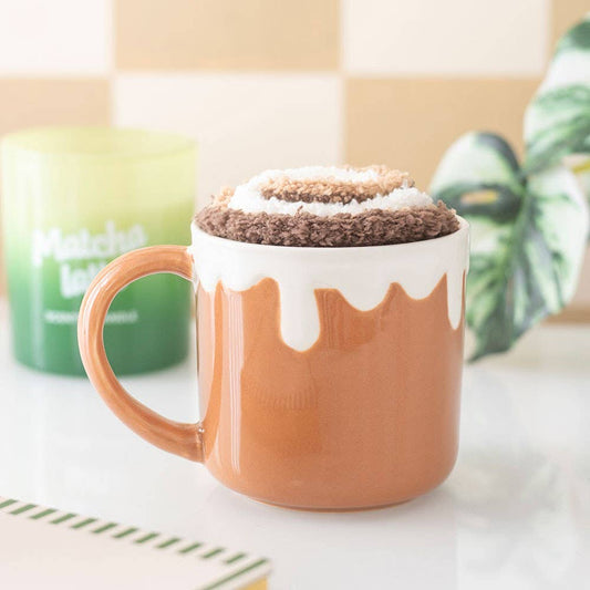 Zimtschnecken-Tasse und Socken-Set