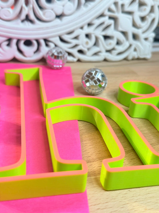 hi. – minimalistisches Statement in 3D NEU in Limette