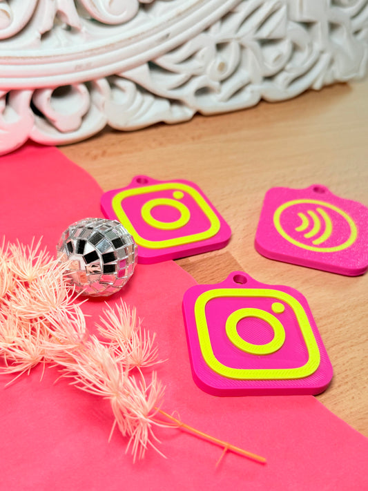 NFC-Tag-Anhänger – Insta-ready, Shop-verlinkt und voll im Trend!