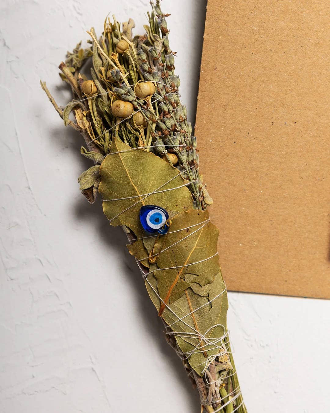 Handgefertigtes Kräuter-Räucherbündel – Natürliche Reinigung